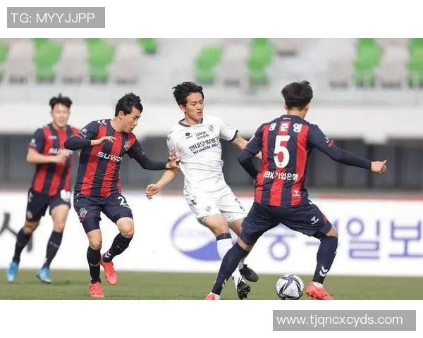 北海道札幌冈萨多迎战东京球队激战即将上演球迷热情高涨