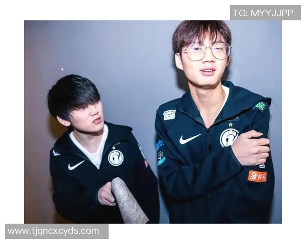 和平精英热议IG战队配合问题引发玩家讨论与思考